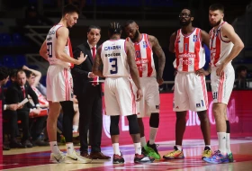 Umesto druženja napolju, Zvezda "stotkom" ispratila Derbi u Podgoricu
